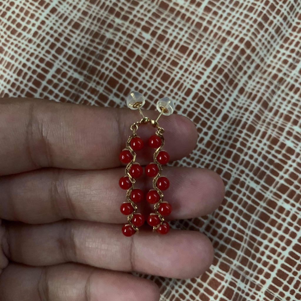 Dangling Red Sango
